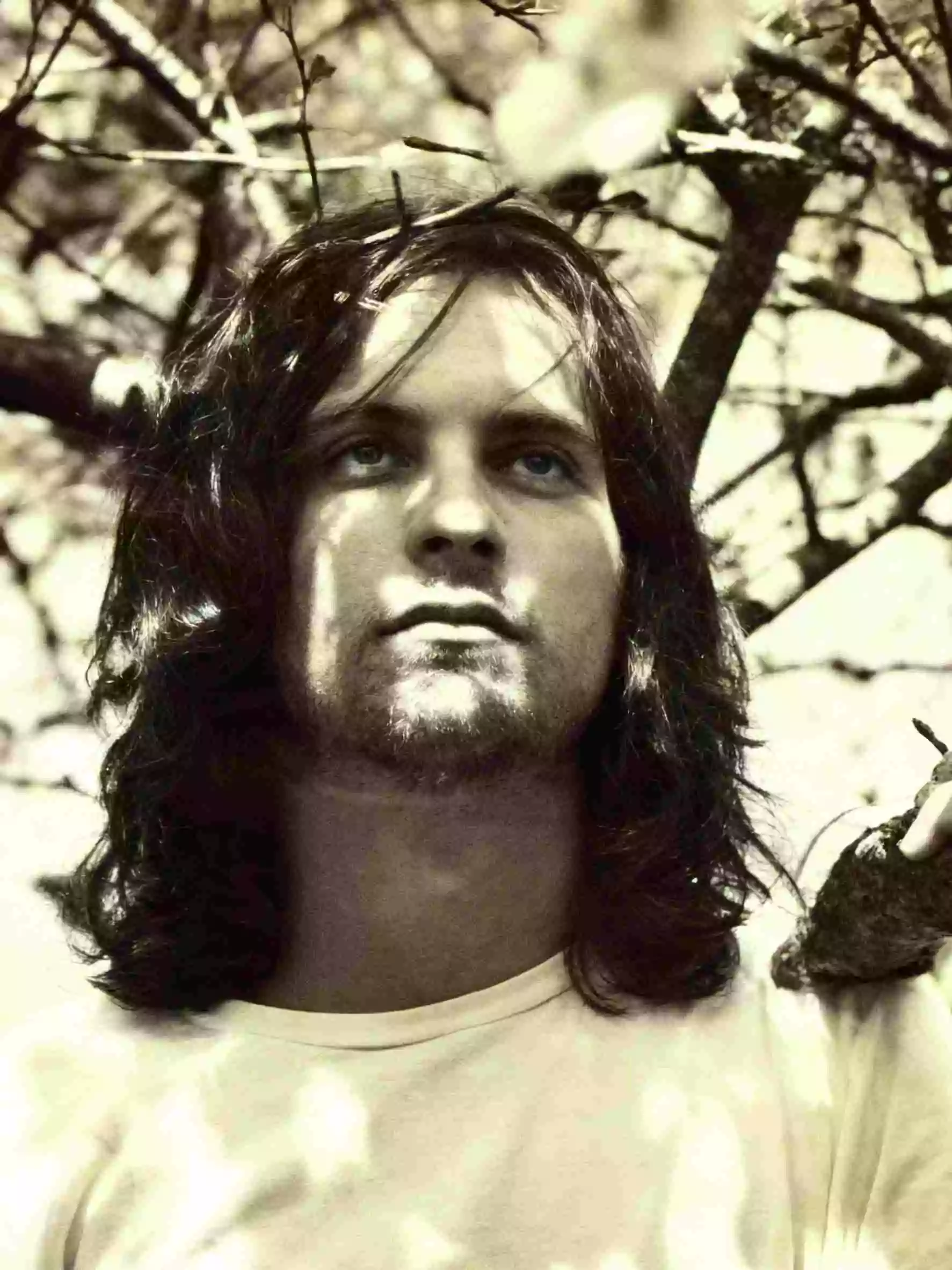 tobey maguire long hair — look 1 shoulder-skimming messy middle part