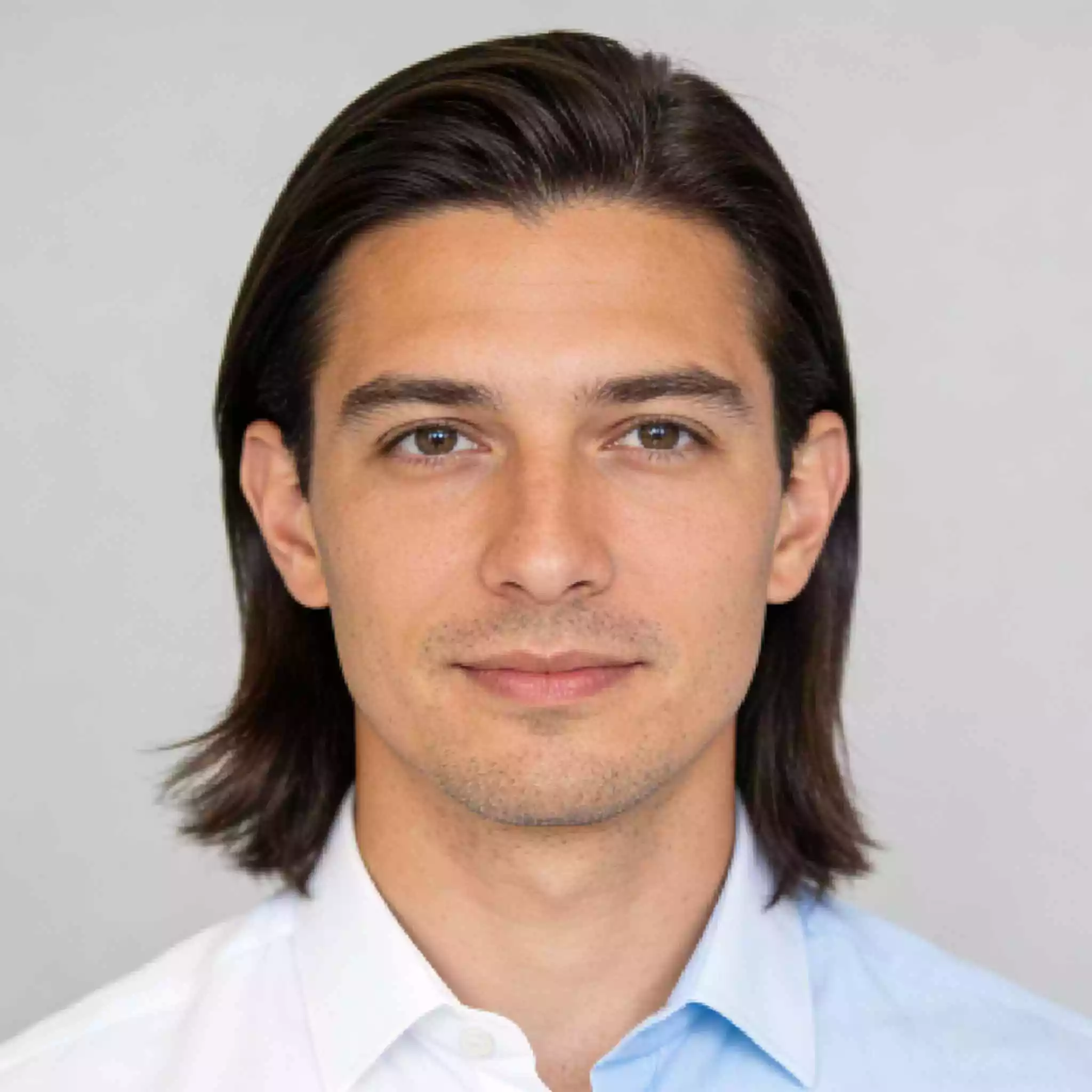 side part tidy tuck — ear-to-shoulder length — clean ear line + office-ready shape