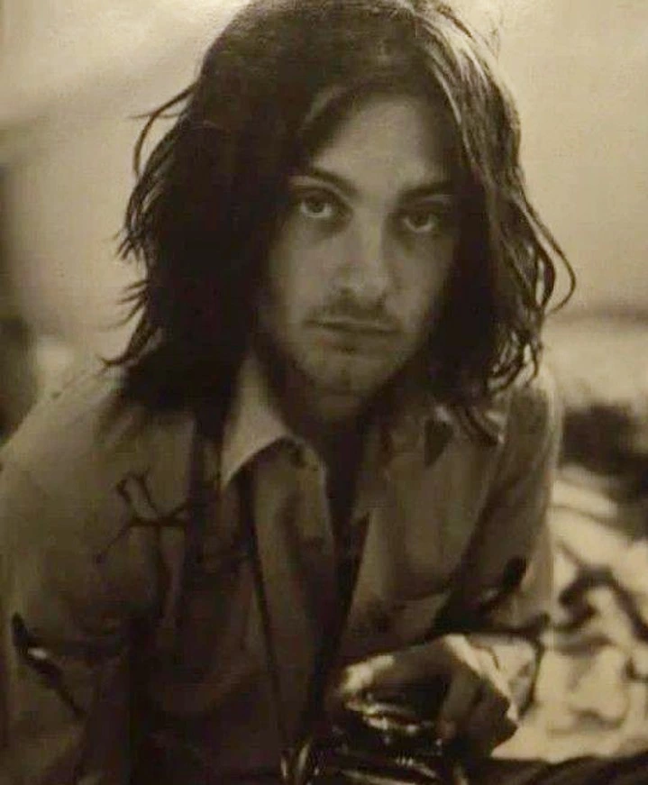 tobey maguire long hair — look 2 shoulder-length textured shag